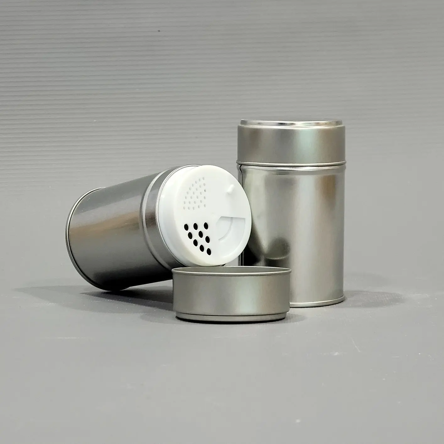 [ST.6202.RG] Spice jars with shaker insert